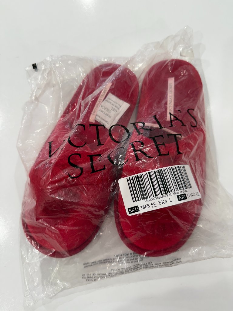 Victoria's Secret Red Pom Pom Slippers Slip-On Size Large L (9/10) Nwt New